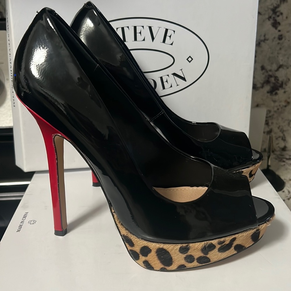 Steve Madden JAAG black/red patent leather leopard size 8